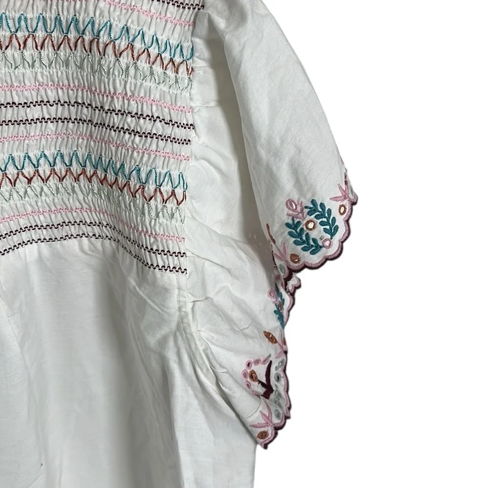 Sterling Reine NWT White Top Short Sleeves Embroidered Size Large